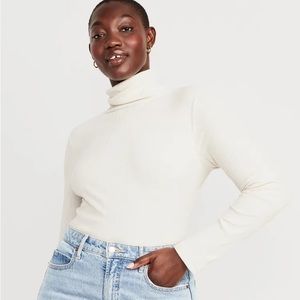 Brand new Gap in package ribbed turtleneck